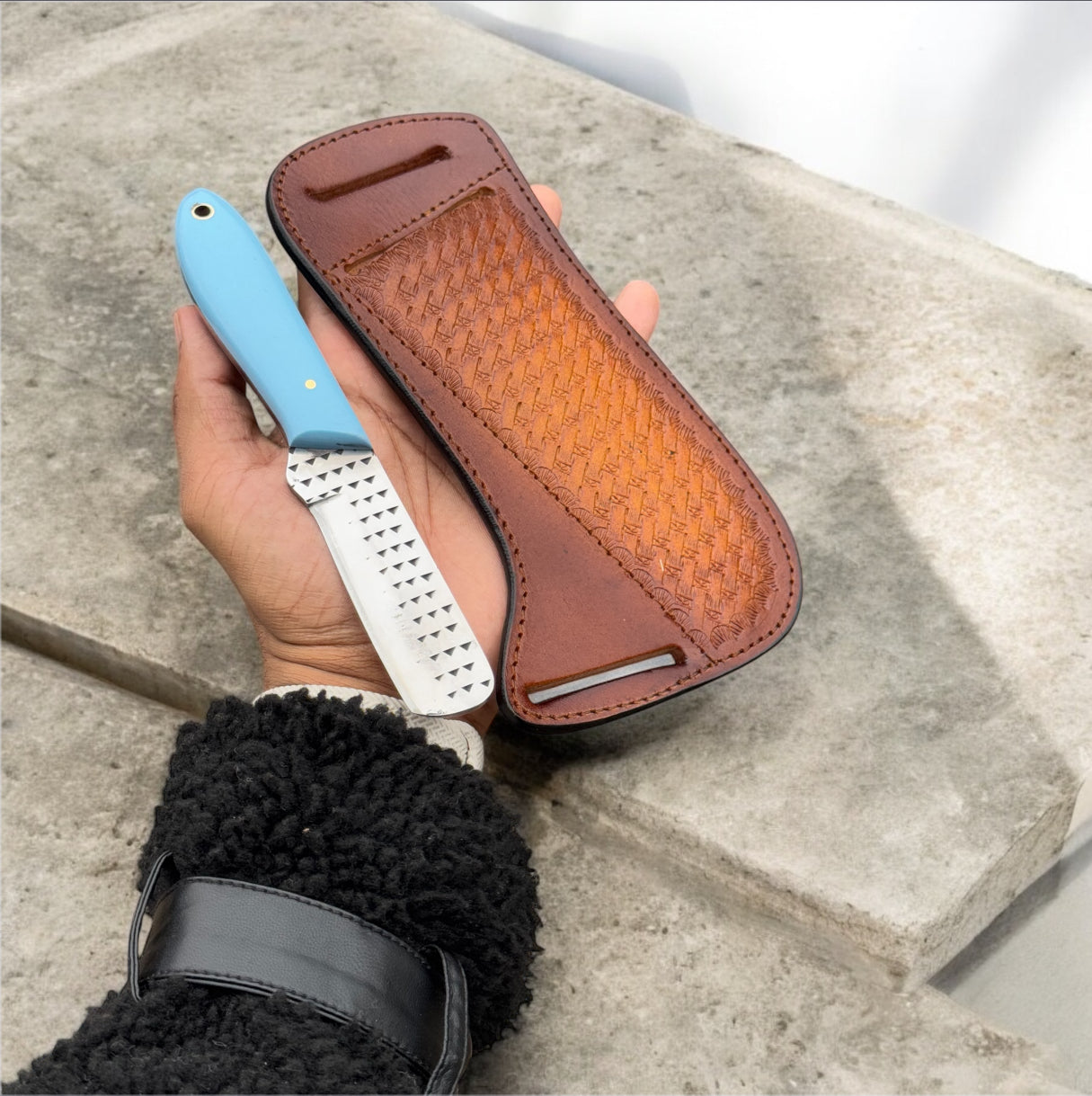 Bull Cutter Cowboy Knife – Durable Blade with Leather Case for Outdoor Adventures