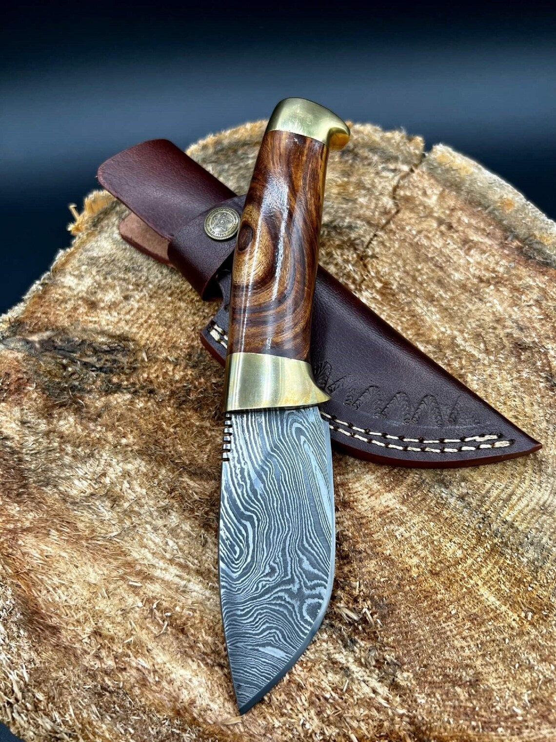 Skinning Blade Damascus Steel Knife with Rosewood Handle, 8-inch