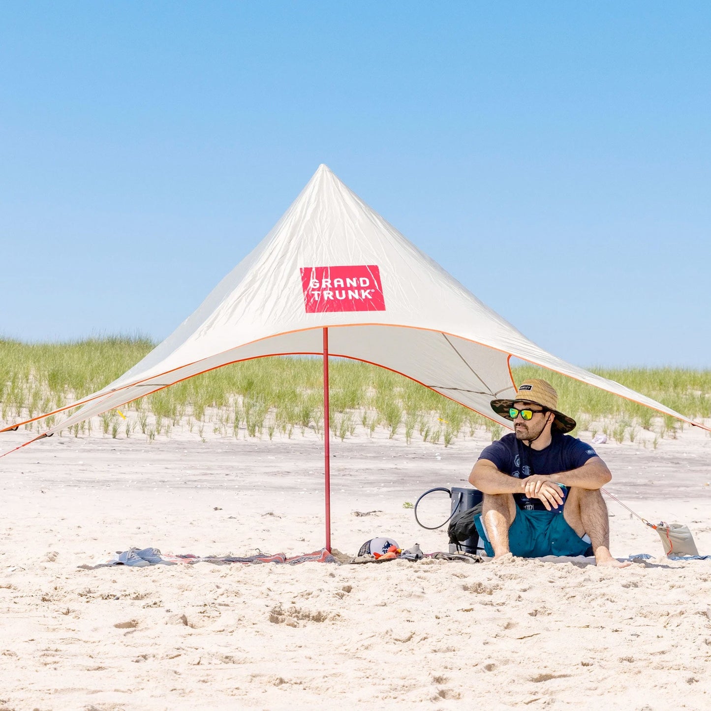 Grand Trunk ShadeCaster 2 Person Sunshade
