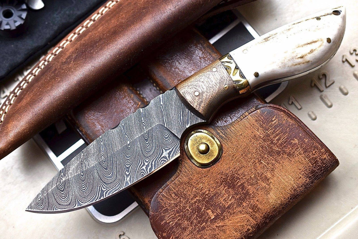 Custom Handmade Damascus Wood-New Zealand Red Stag Hunting Skinning Knife