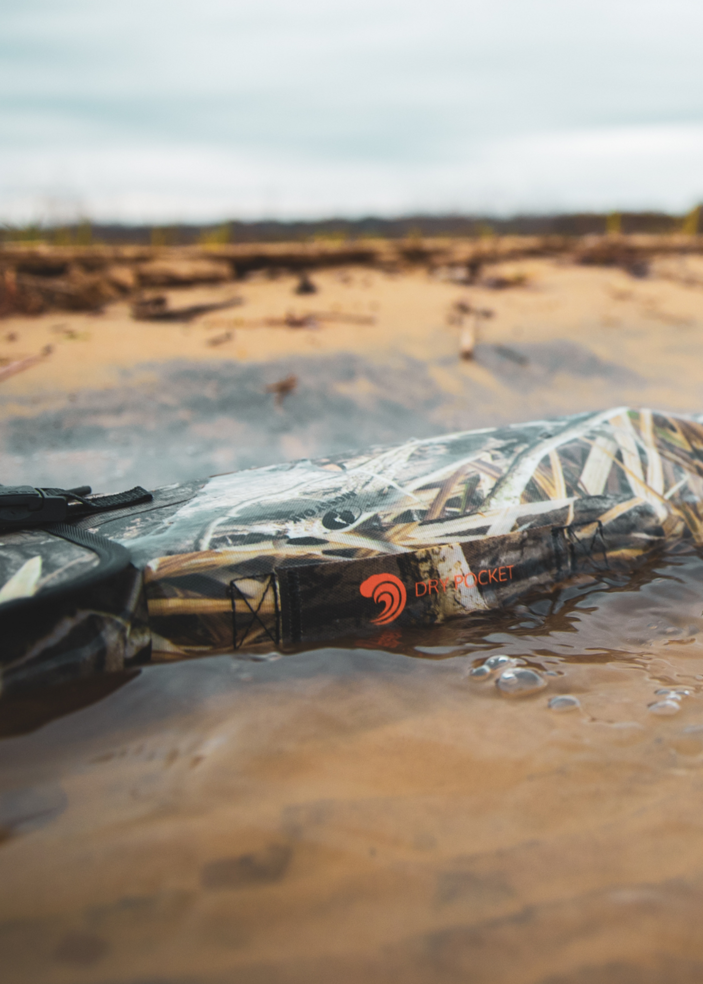 Mossy Oak - Auto-Sealing, Waterproof, Floating, Scent Proof Shotgun Bag